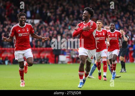 Nottingham, Großbritannien. November 2023. Ola Aina #43 von Nottingham Forest feiert sein Ziel, es 1-0 während des Premier League-Spiels Nottingham Forest gegen Aston Villa at City Ground, Nottingham, Vereinigtes Königreich, 5. November 2023 (Foto: Gareth Evans/News Images) in Nottingham, Vereinigtes Königreich am 11.05.2023. (Foto: Gareth Evans/News Images/SIPA USA) Credit: SIPA USA/Alamy Live News Stockfoto