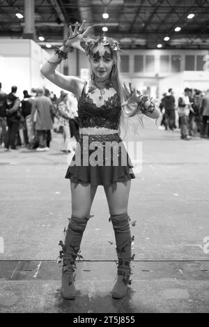 Cosplayer Dressed besucht am 5. November 2023 die Madrid Cómic Pop Up Fair 2023 in Madrid, Spanien. Stockfoto