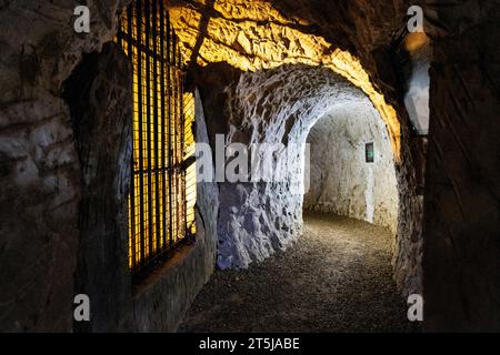 Das Innere der künstlichen Kreidehöhlen der Hellfire Caves in West Wycombe, Buckinghamshire, England Stockfoto