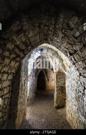 Das Innere der künstlichen Kreidehöhlen der Hellfire Caves in West Wycombe, Buckinghamshire, England Stockfoto