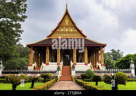 Haw Phra Kaew (Pha Keo, Prakeo), Außenansicht des Hauptschreins (Haupthalle) und Innenhof, Vientiane, Laos, Südostasien, Asien Stockfoto