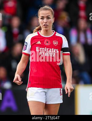 Borehamwood, Großbritannien. November 2023. Lia Walti von Arsenal im Einsatz während des Spiels Arsenal Women FC gegen Manchester City Women's Super League im Meadow Park Stadium, Borehamwood, England, Großbritannien am 5. November 2023 Credit: Every Second Media/Alamy Live News Stockfoto