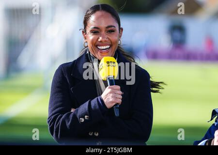 Borehamwood, Großbritannien. November 2023. Moderator Alex Scott beim Spiel der Arsenal Women FC gegen Manchester City Women's Super League im Meadow Park Stadium, Borehamwood, England, Großbritannien am 5. November 2023 Credit: Every Second Media/Alamy Live News Stockfoto