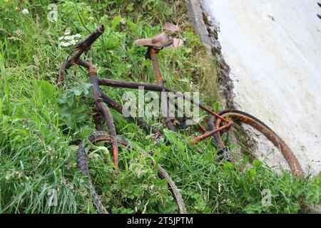 Ich habe mein Fahrrad vergessen, war unten am Kanal Stockfoto