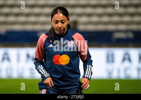 Paris, Frankreich. November 2023. Selma Bacha von Olympique Lyonnais wärmt sich vor der französischen Meisterschaft der Frauen, dem D1 Arkema Fußballspiel zwischen Paris FC und Olympique Lyonnais (Lyon) am 5. November 2023 im Sébastien Charléty Stadion in Paris auf - Foto Melanie Laurent/A2M Sport Consulting/DPPI Credit: DPPI Media/Alamy Live News Stockfoto