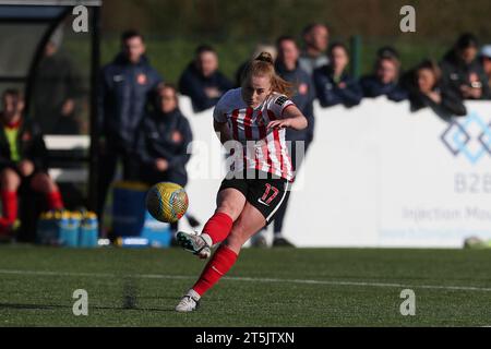 Durham City am Sonntag, den 5. November 2023. Sunderlands Mollie Rouse während des FA Women's Championship-Spiels zwischen Durham Women und Sunderland im Maiden Castle, Durham City, am Sonntag, den 5. November 2023. (Foto: Mark Fletcher | MI News) Credit: MI News & Sport /Alamy Live News Stockfoto