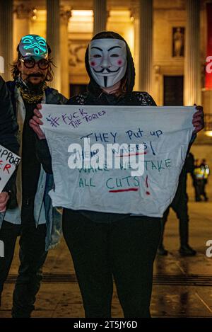 London, Vereinigtes Königreich - 5. November 2023: Jährlicher Millionen-Masken-Marsch auf Guy Fawkes Night. Stockfoto