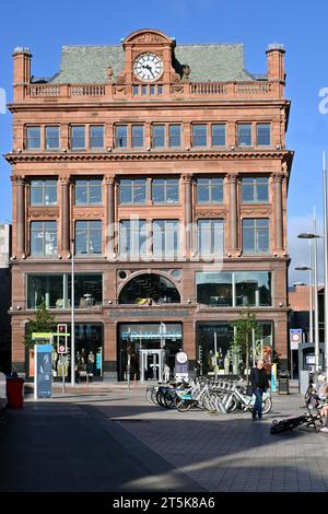 Blick auf den Primark Store im Stadtzentrum von Belfast Norn Irland Großbritannien Stockfoto