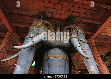 Sanya City, China - 31. März 2019: Elefantenskulptur in einer Touristenattraktion, Sanya City, Provinz Hainan, China Stockfoto