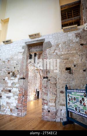 Lulworth Castle in Dorset, im Inneren der Burgloge, England, Großbritannien, 2023 Stockfoto