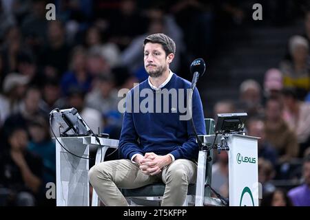 Paris, Frankreich. November 2023. Renaud Lichtenstein, Vorsitzender des französischen Schiedsrichters, während des Finalspiels des Rolex Paris Masters ATP Masters 1000 Männer-Tennisturniers am 5. November 2023 in der Accor Arena POPB Bercy in Paris, Frankreich. Foto: Victor Joly/ABACAPRESS.COM Credit: Abaca Press/Alamy Live News Stockfoto