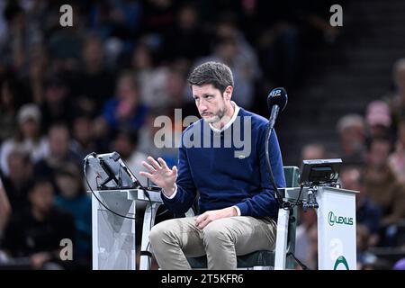 Paris, Frankreich. November 2023. Renaud Lichtenstein, Vorsitzender des französischen Schiedsrichters, während des Finalspiels des Rolex Paris Masters ATP Masters 1000 Männer-Tennisturniers am 5. November 2023 in der Accor Arena POPB Bercy in Paris, Frankreich. Foto: Victor Joly/ABACAPRESS.COM Credit: Abaca Press/Alamy Live News Stockfoto