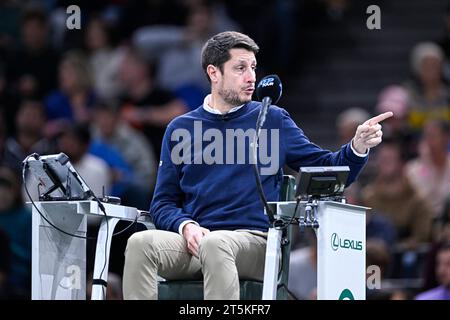 Paris, Frankreich. November 2023. Renaud Lichtenstein, Vorsitzender des französischen Schiedsrichters, während des Finalspiels des Rolex Paris Masters ATP Masters 1000 Männer-Tennisturniers am 5. November 2023 in der Accor Arena POPB Bercy in Paris, Frankreich. Foto: Victor Joly/ABACAPRESS.COM Credit: Abaca Press/Alamy Live News Stockfoto