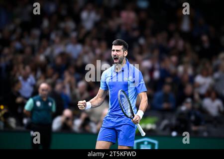 Paris, Frankreich. November 2023. Novak Djokovic aus Serbien feierte seinen Sieg oder Sieg beim Rolex Paris Masters ATP Masters 1000 Männer-Tennis-Turnier am 5. November 2023 in der Accor Arena POBP Bercy in Paris, Frankreich. Foto: Victor Joly/ABACAPRESS.COM Credit: Abaca Press/Alamy Live News Stockfoto