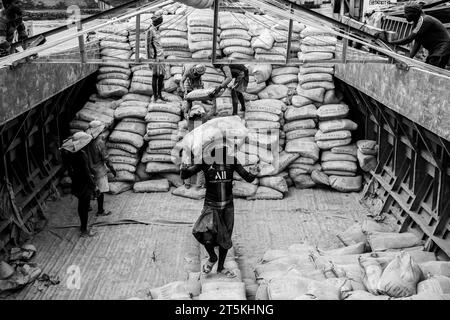 Das Bild wurde am 29. Mai 2022 von Amen Bazar in Bangladesch aufgenommen Stockfoto