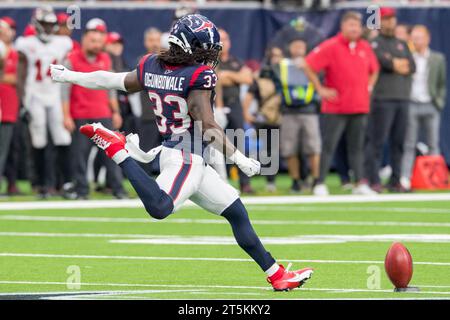 Houston, TX, USA. November 2023. Houston Texans Running Back Dare Ogunbowale (33) tritt während eines Spiels zwischen den Tampa Bay Buccaneers und den Houston Texans in Houston, Texas, auf. Trask Smith/CSM/Alamy Live News Stockfoto