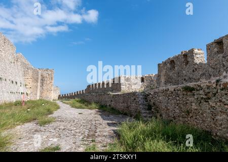 Blick auf das Innere der venezianischen Burg Vonitsa. Vonitsa. Griechenland. Stockfoto