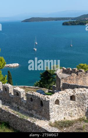 Meerblick von der Festung Vonitsa Venezianische Burg. Griechenland. Stockfoto