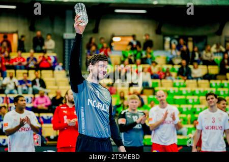 Sotra 20231105.der dänische Niklas Landin Jacobsen erhielt den Preis für den besten Torwart im Goldenen Liga Gjensidige Cup. Foto: Stian Lysberg Solum / NTB Stockfoto