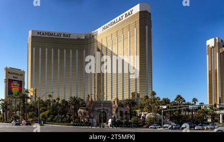 Las Vegas, USA; 18. Januar 2023: Foto des Mandalay Bay Hotel and Casino auf dem Las Vegas Strip, das vom Meer inspirierte Hotel in Stockfoto