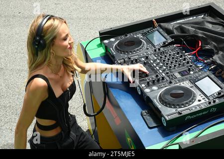 Interlagos, Brasilien. November 2023. November 2023, Autodromo Jose Carlos Pace, Interlagos, Formel 1 Rolex Sao Paulo Grand Prix 2023, im Bild DJ Anna de Ferran Credit: dpa/Alamy Live News Stockfoto