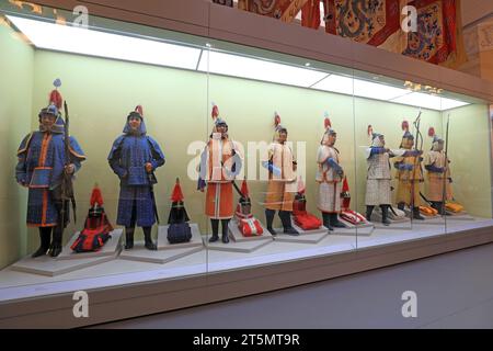 Peking - 28. Juni 2019: Ausstellung für gepanzerte Banner im Chinesischen Revolutionären Militärmuseum, Peking, China Stockfoto