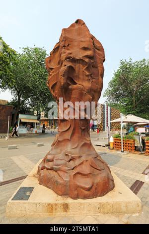 Metall-Kunst-Skulptur in Peking 798 Art Zone Stockfoto