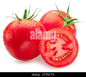 Frisch gewaschene rote Tomaten bedeckt mit Wassertropfen auf weißem Hintergrund. Stockfoto