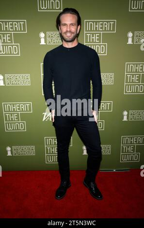 Pasadena, Ca. November 2023. John Brotherton, der Eröffnungsabend Red Carpet für „Inherit the Wind“ im Pasadena Playhouse in Pasadena, Kalifornien am 5. November 2023. Quelle: Faye Sadou/Media Punch/Alamy Live News Stockfoto