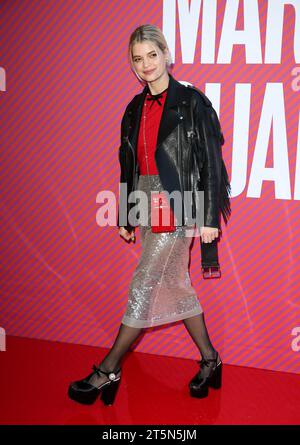 London, Großbritannien. April 2019. Pixie Geldof besucht die Mary Quant Exhibition, gesponsert von Kings Road, im V&A Museum in London. (Foto: Fred Duval/SOPA Images/SIPA USA) Credit: SIPA USA/Alamy Live News Stockfoto