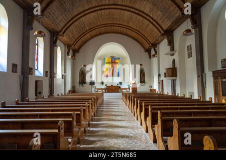 Innenraum der Kirche Heilig Kreuz in Seis am Schlern, Südtirol, Italien, Europa | Heilig Kreuz Heilig Kreuz Kirche innen, Seis am Schlern, Süd Stockfoto