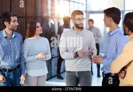 Geschäft Leute diskutieren über neue Business Projekt im Büro. Stockfoto