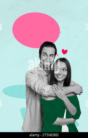 Vertikale Bildcollage eines süßen, schönen Paares, das sich umarmt und über den Jahrestag spricht, der leer aussah Stockfoto
