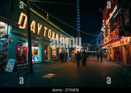 Daytona Beach Arkadenschild bei Nacht im Prater Vergnügungspark in Wien, Österreich Stockfoto