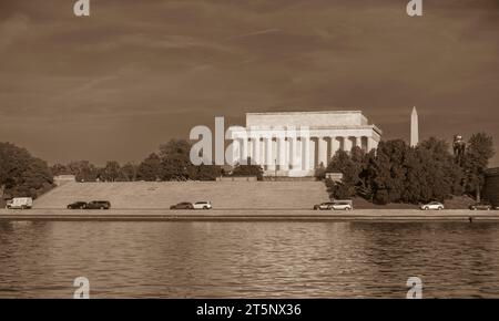 WASHINGTON, DC, USA - Lincoln Memorial, Washington Monument am Potomac River und Watergate Treppen. Stockfoto