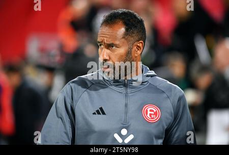 2. Bundesliga, Merkur-Spiel-Arena Düsseldorf: Fortuna Düsseldorf vs. FC Kaiserslautern; Trainer Daniel Thioune (F95) Stockfoto