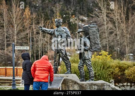 Skagway eine kompakte Stadt im Südosten Alaskas, Skagway Centennial Statue - Skookum Jim Statue Stockfoto