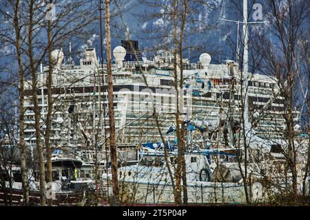 Skagway Alaska Norwegian Bliss Kreuzfahrtschiff für Norwegian Cruise Line im Hafen. Stockfoto