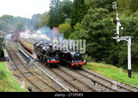 Dampfeisenaktion am Bahnhof Goathland auf der North Yorkshire Moors Railway während der 50-jährigen Jubiläumsgala. Stockfoto