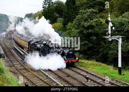 Dampfeisenaktion am Bahnhof Goathland auf der North Yorkshire Moors Railway während der 50-jährigen Jubiläumsgala. Stockfoto