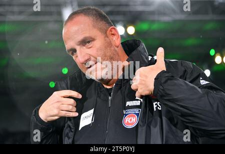 Bundesliga, Borussia Park Mönchengladbach: Borussia Mönchengladbach vs. FC Heidenheim; Trainer Frank Schmidt (FCH) Stockfoto