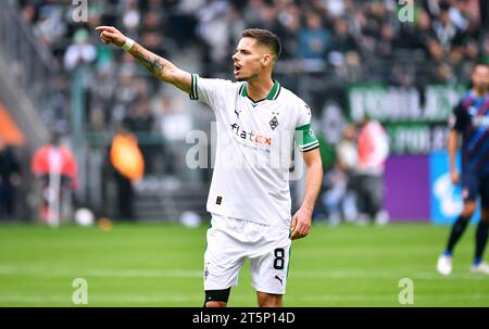 Bundesliga, Borussia Park Mönchengladbach: Borussia Mönchengladbach gegen FC Heidenheim; Julian Weigl (BMG) Stockfoto