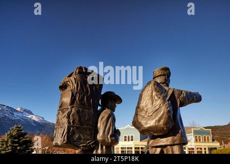 Skagway eine kompakte Stadt im Südosten Alaskas, Skagway Centennial Statue - Skookum Jim Statue Stockfoto