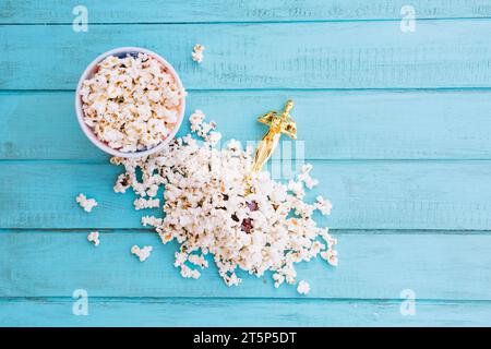 Oscar-Statuette Popcorn Stockfoto