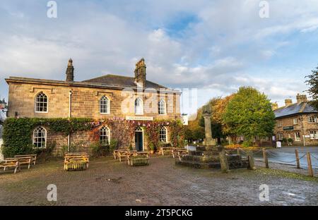 Ripley ist ein malerisches Anwesen-Dorf in der Nähe von Harrogate, bekannt als die Heimat von Ripley Castle, einem der großen historischen Häuser Englands Stockfoto