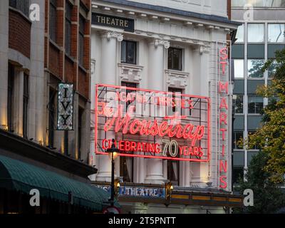 Die Faszie von St. Martins Theatre, London, zeigt die Mousetrap, die am längsten laufende Show der Welt. Stockfoto