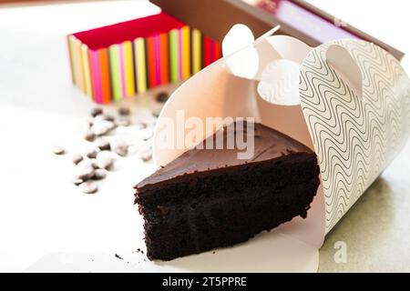 Sachertorte in einer Kuchenbox Stockfoto