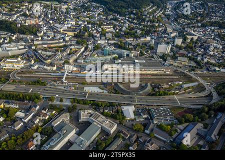 Luftaufnahme, Stadt, Bogen Hüttentalstraße Bundesstraße B54 über Gleise am Hauptbahnhof bei der City-Galerie, Rundgang, Bogen Freudenb Stockfoto