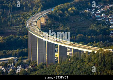 Luftaufnahme, Autobahnbrücke Siegtalbrücke der A45 Sauerlandlinie, geplanter Ersatzbau 2027, Blick auf Siegen, Niederschelden, Si Stockfoto