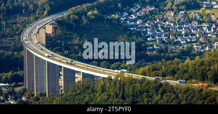 Luftaufnahme, Autobahnbrücke Siegtalbrücke der A45 Sauerlandlinie, geplanter Ersatzbau 2027, Blick auf Siegen, Niederschelden, Si Stockfoto